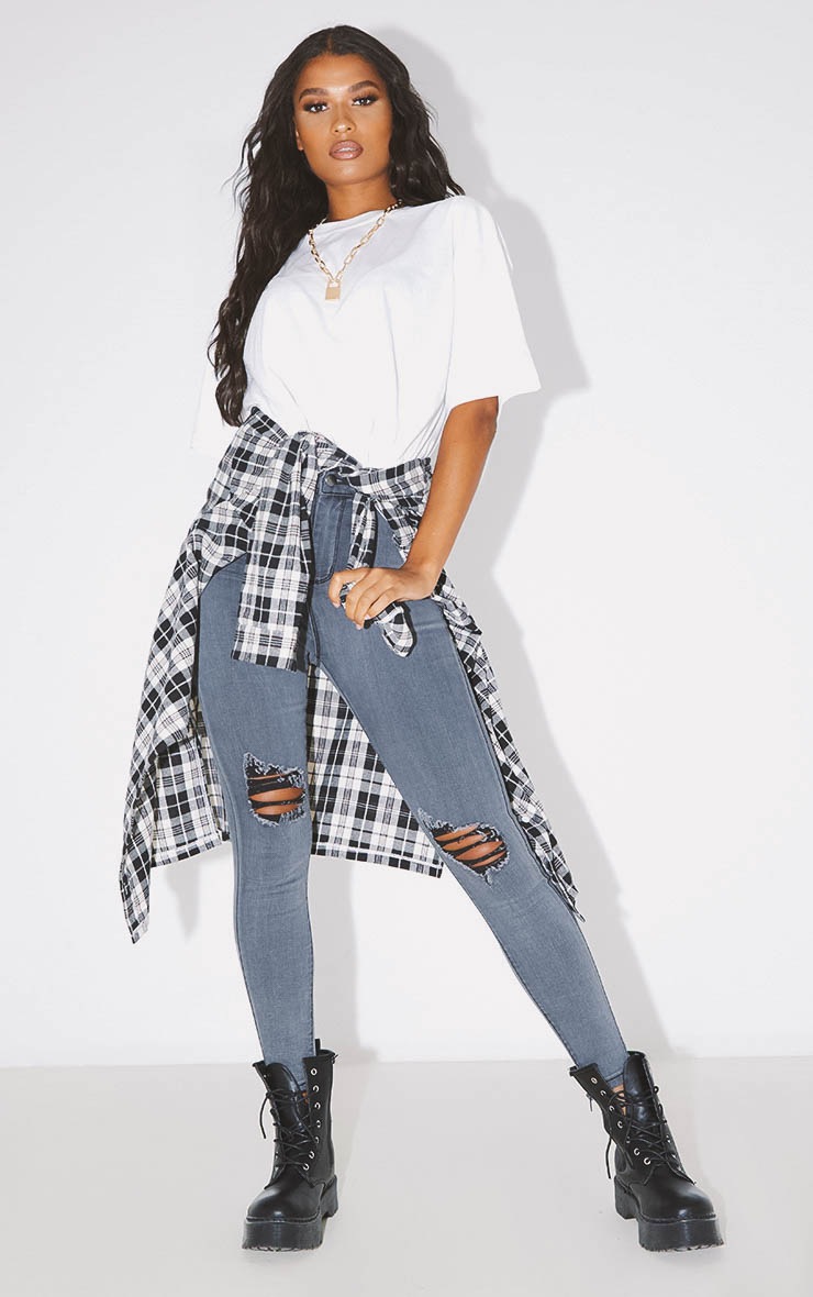 PRETTYLITTLETHING - Jean skinny disco déchiré aux genoux gris