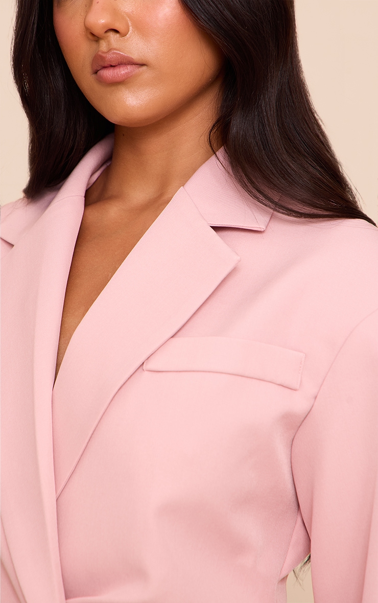 Blazer de tailleur rose pâle à taille cintrée image 4