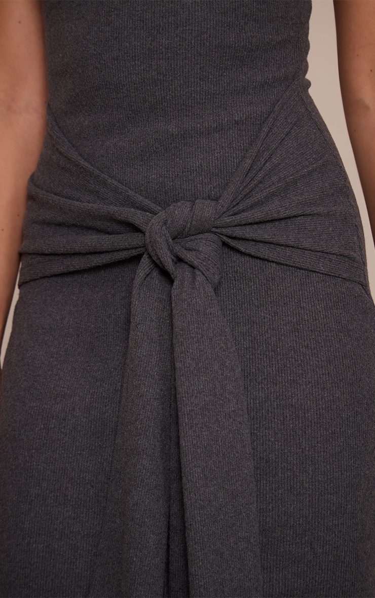 Robe longue brossée côtelée gris anthracite sans manches à partie nouée image 4