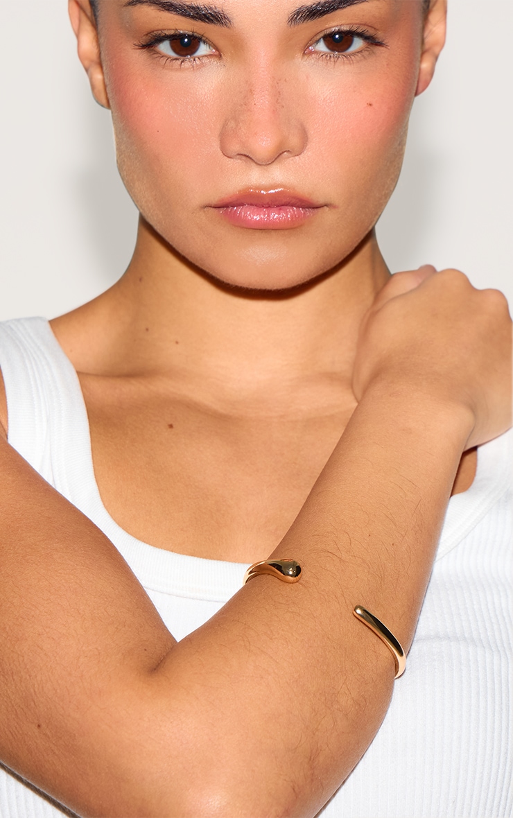 Gold Simple Smooth Curve Bangle image 3