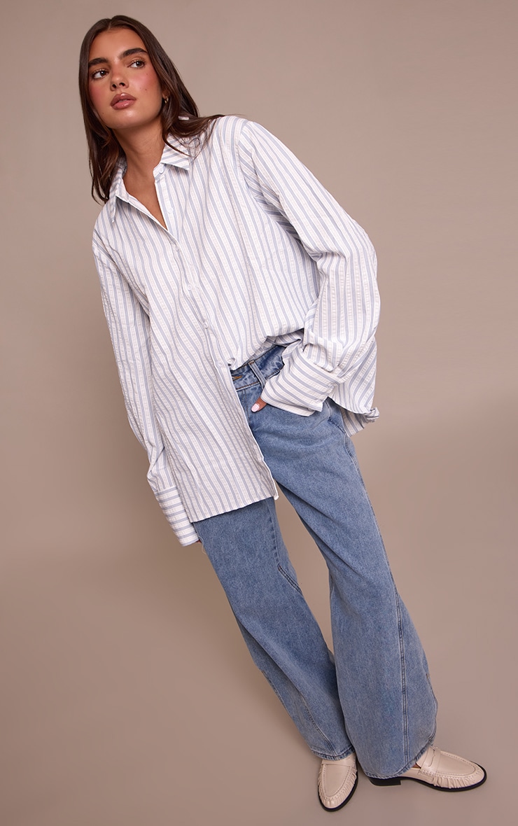 Chemise oversize bleue à rayures et manchettes image 3