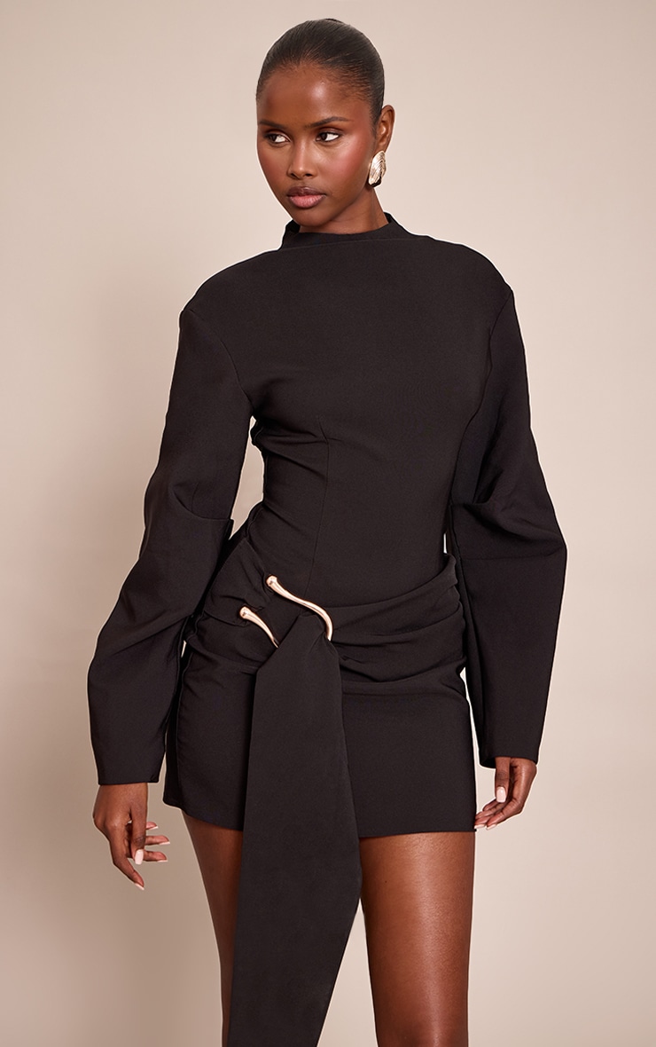 Mini robe noire à manches cocon et empiècement image 1