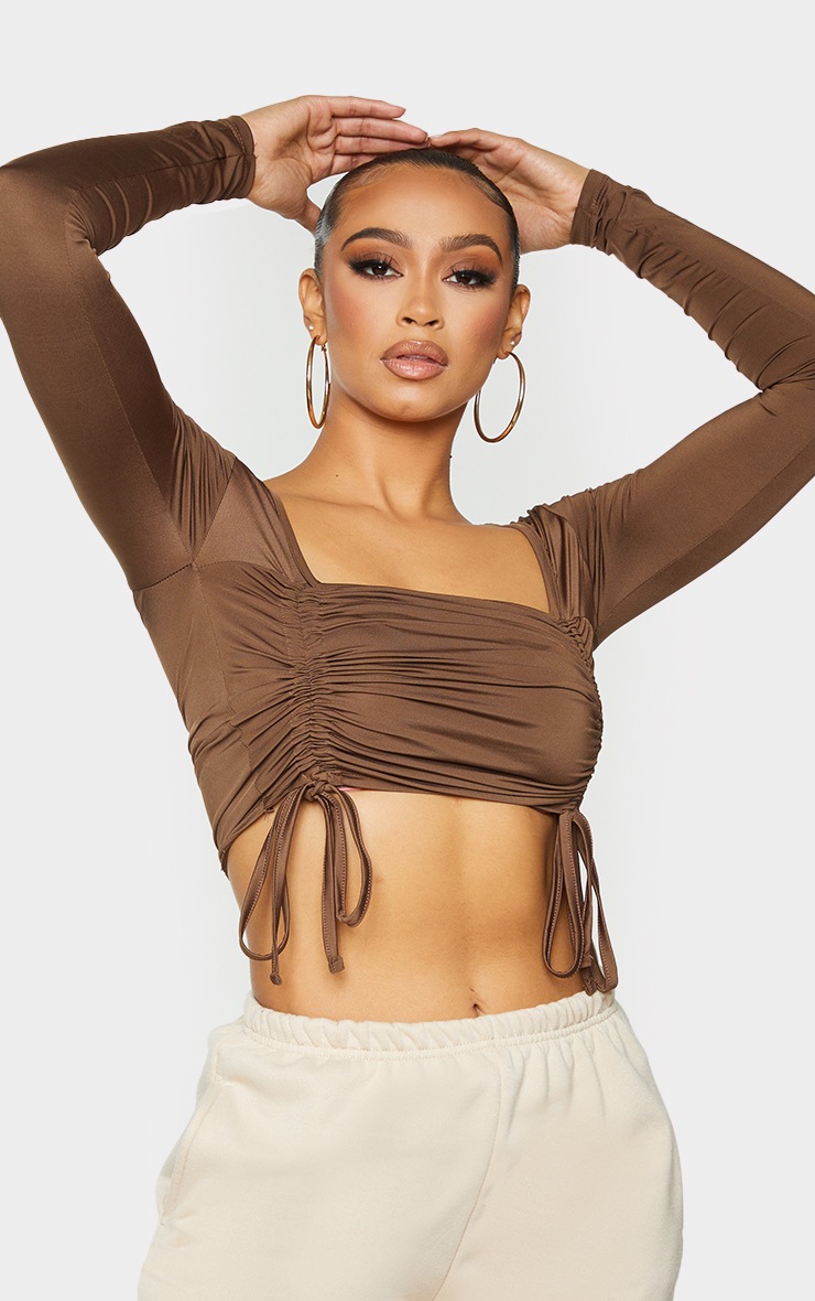 Crop top slinky chocolat à manches longues noué derrière