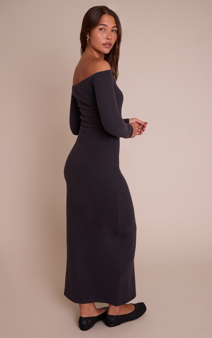 Robe longue très douce gris anthracite à col bardot et manches longues image 2