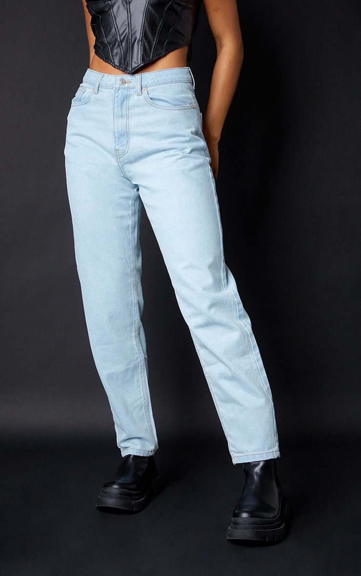 PRETTYLITTLETHING L30 Light Blue Wash Mom Jeans image 2