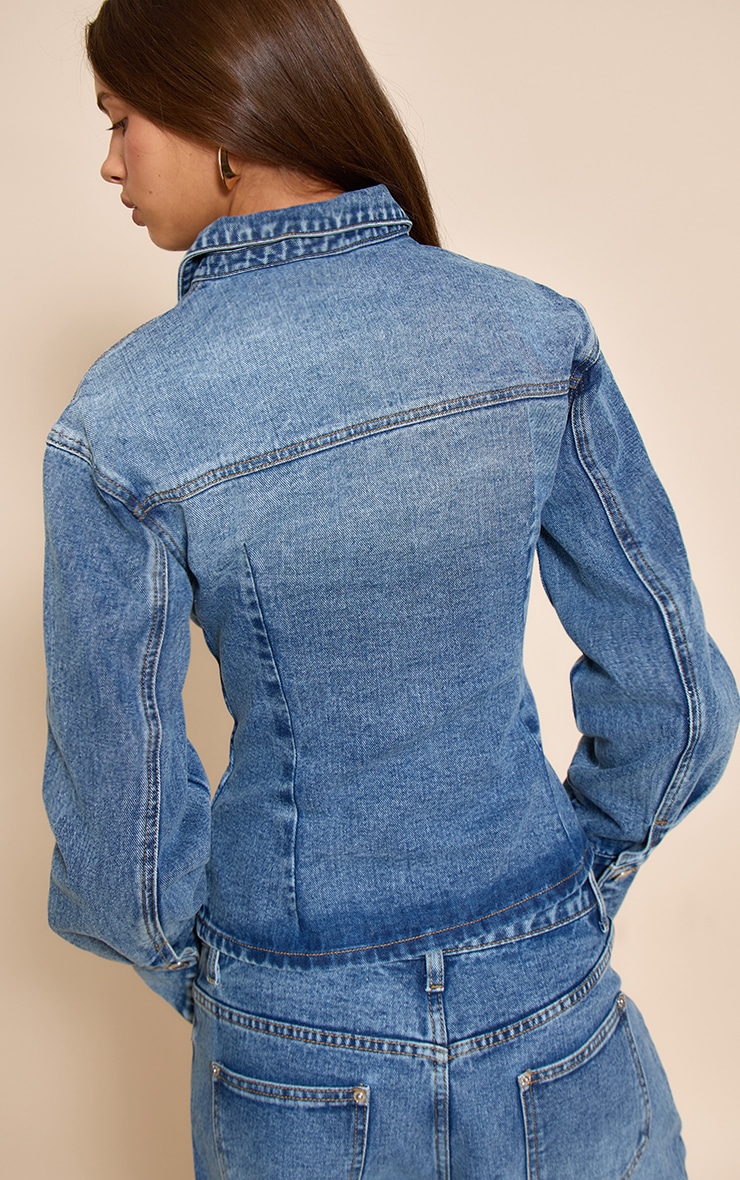 Veste en jean bleu moyen délavé à manches longues et taille cintrée image 2