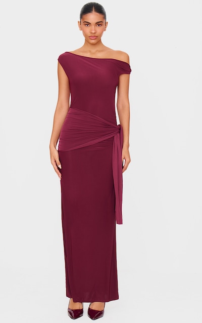 Robe longue moulante bordeaux à épaule dénudée et détail drapé