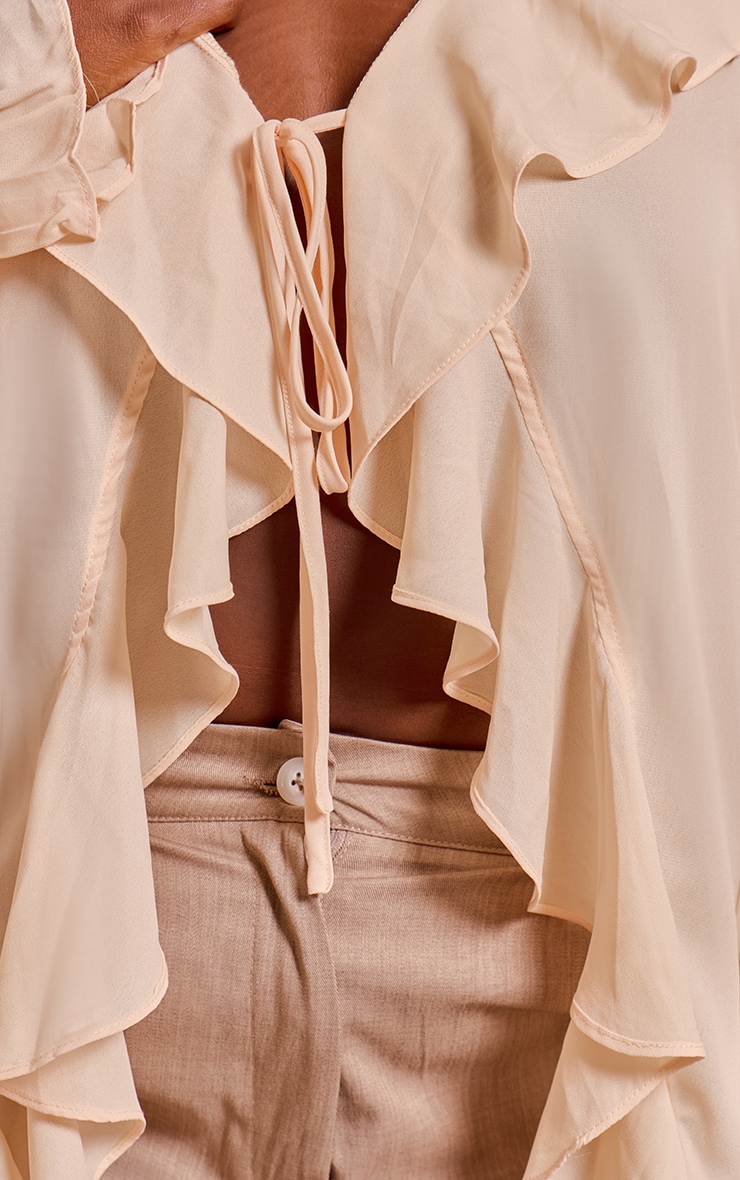 Plus Blouse en mousseline de soie crème nouée devant à volants image 4