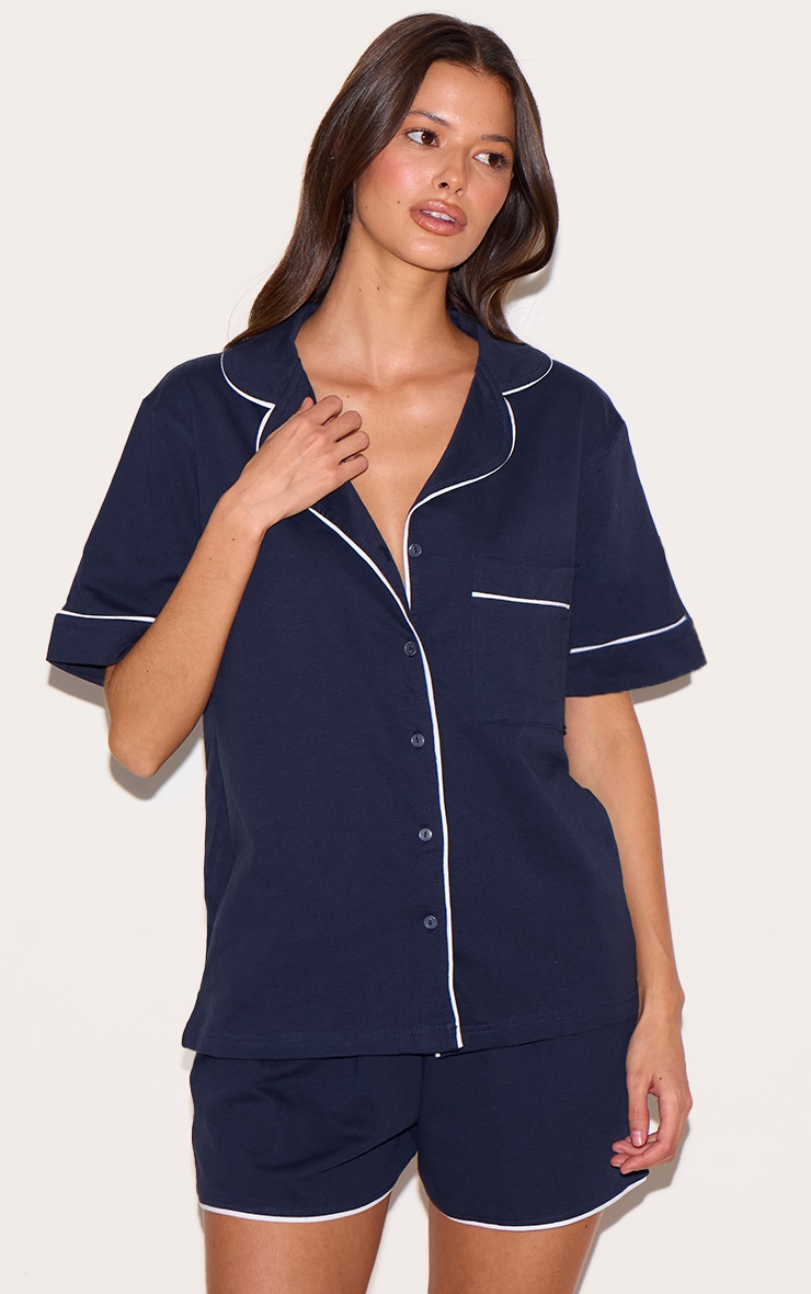 Ensemble pyjama court en jersey bleu marine à détails liserés contrastants image 4
