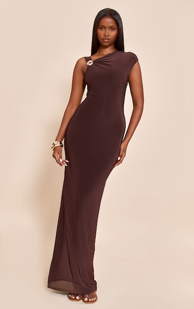 Robe longue chocolat à épaule unique et empiècement