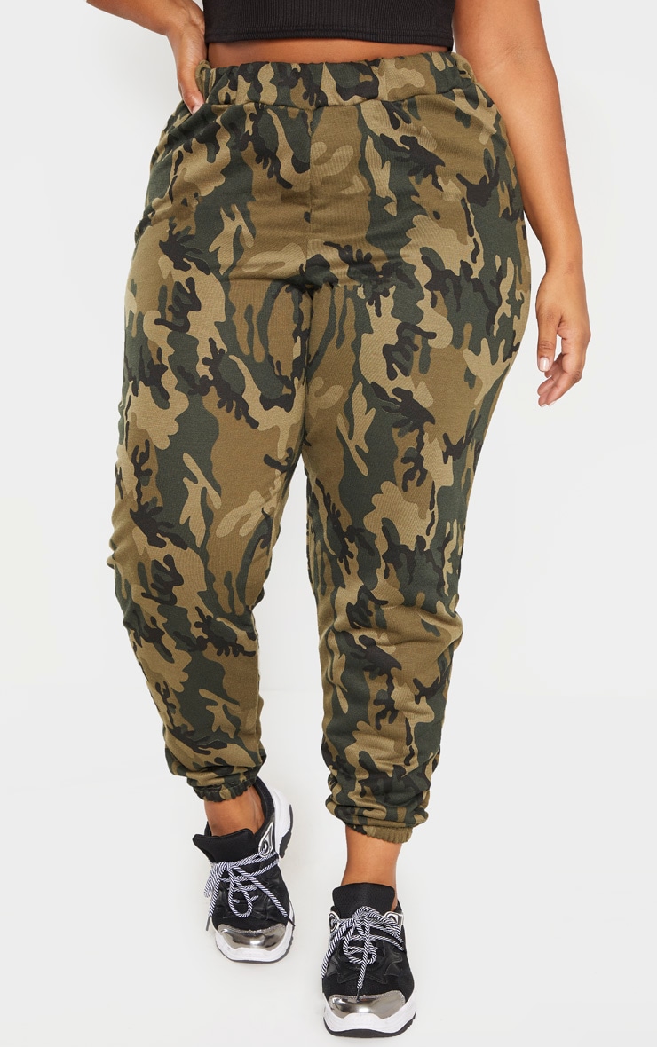 Plus Khaki Camo Joggers Plus_Size PrettyLittleThing