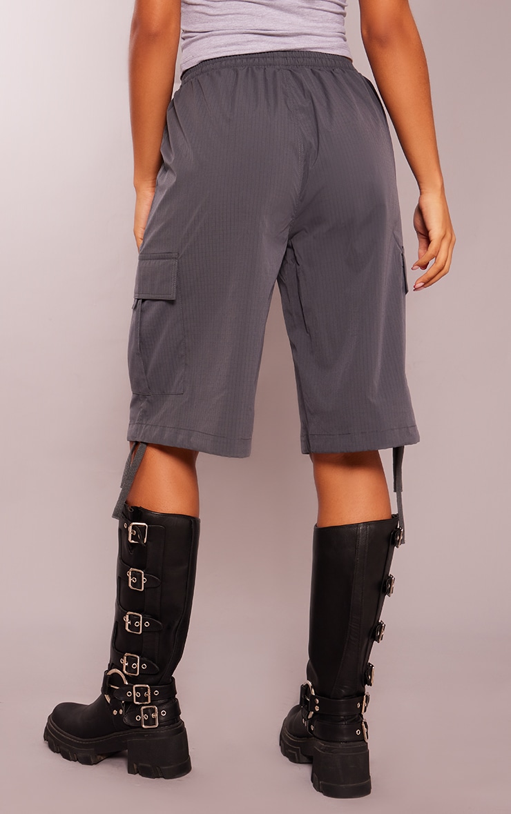 Short cargo oversize long en ripstop gris anthracite à cordons ajustables image 3