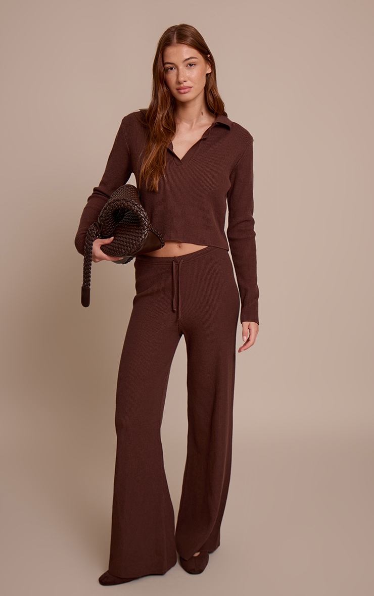 Pull en maille tricot côtelée chocolat à col en V et manches longues image 3