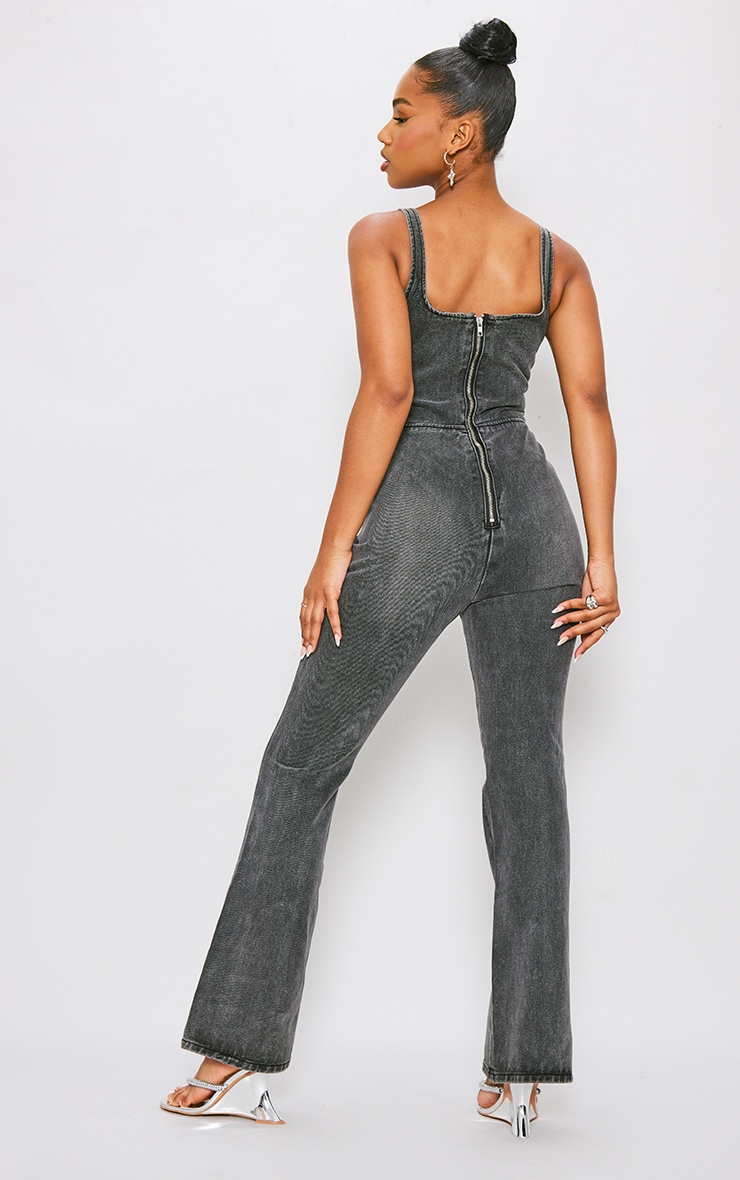 Combinaison flare en jean noir délavé à détail coutures et corset image 2