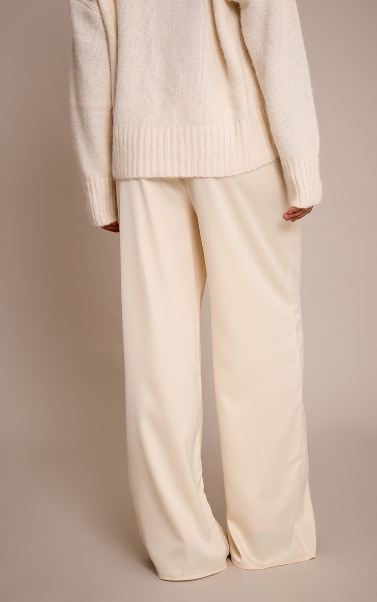 Pantalon Butter Cream matière satinée taille basse large à cordon de serrage image 3