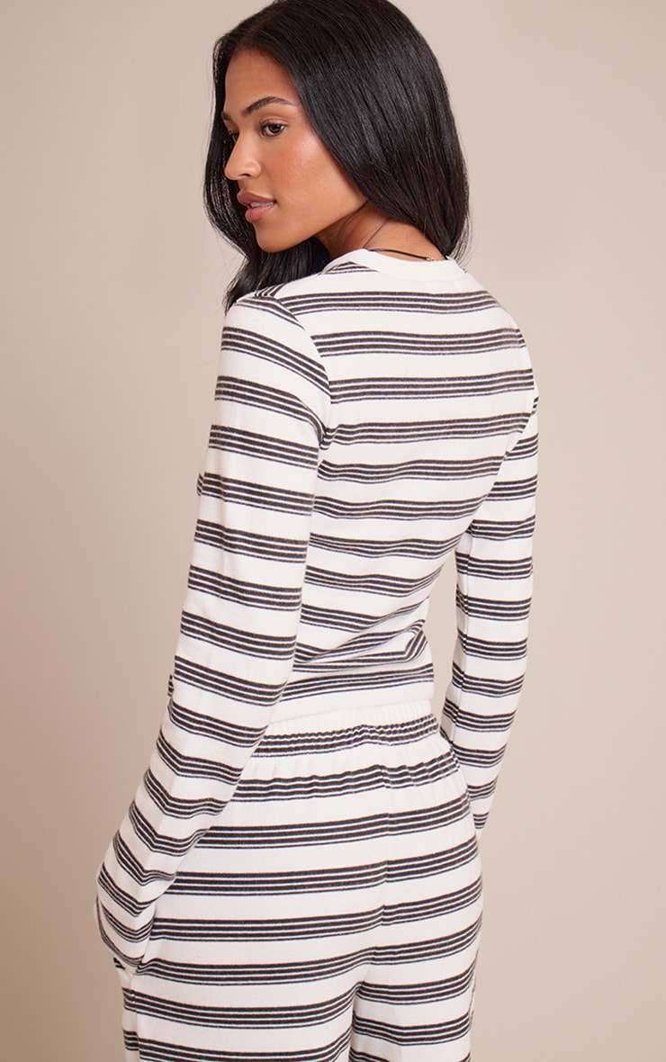 Tall Top doux noir et blanc à rayures et manches longues image 2