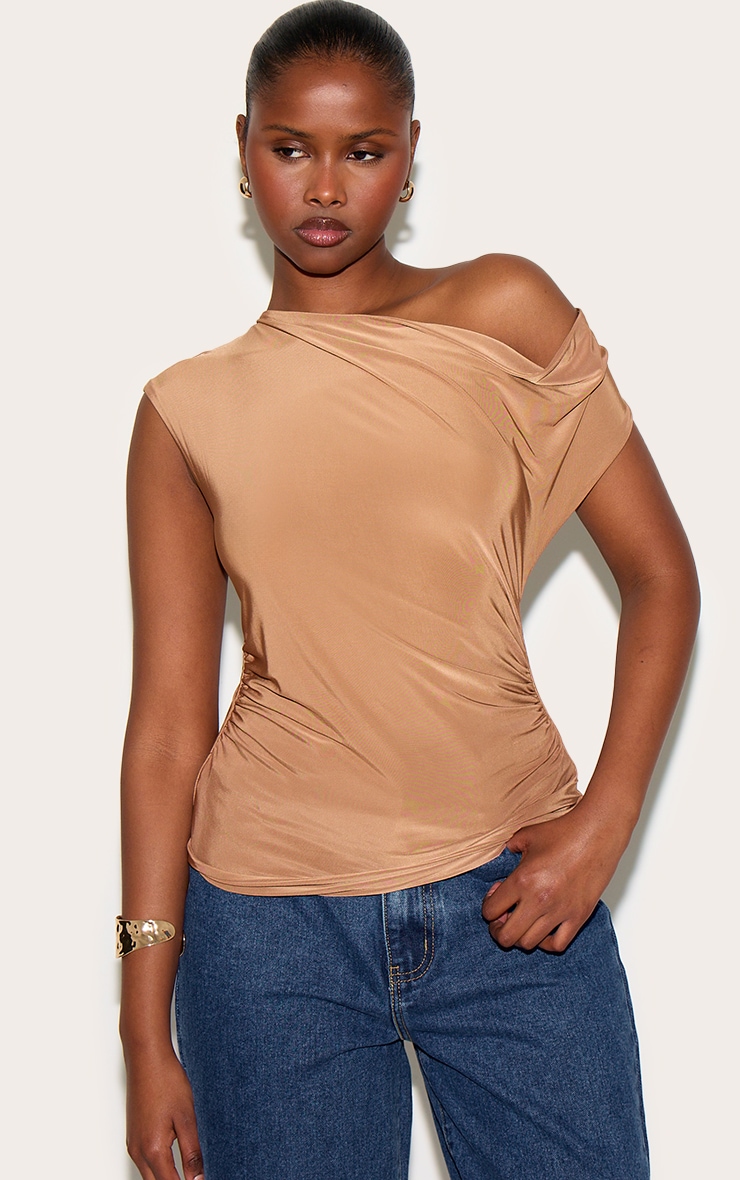 Top long moulant asymétrique doublé marron clair à dos nu image 4