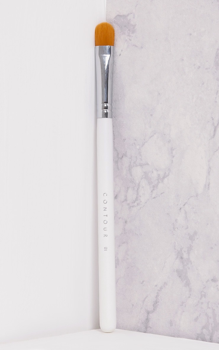 Contour Cosmetics Silver Sculpting Brush PrettyLittleThing IE