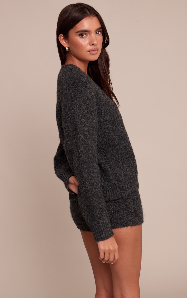 Cardigan brossé gris à boutons et manches longues image 2