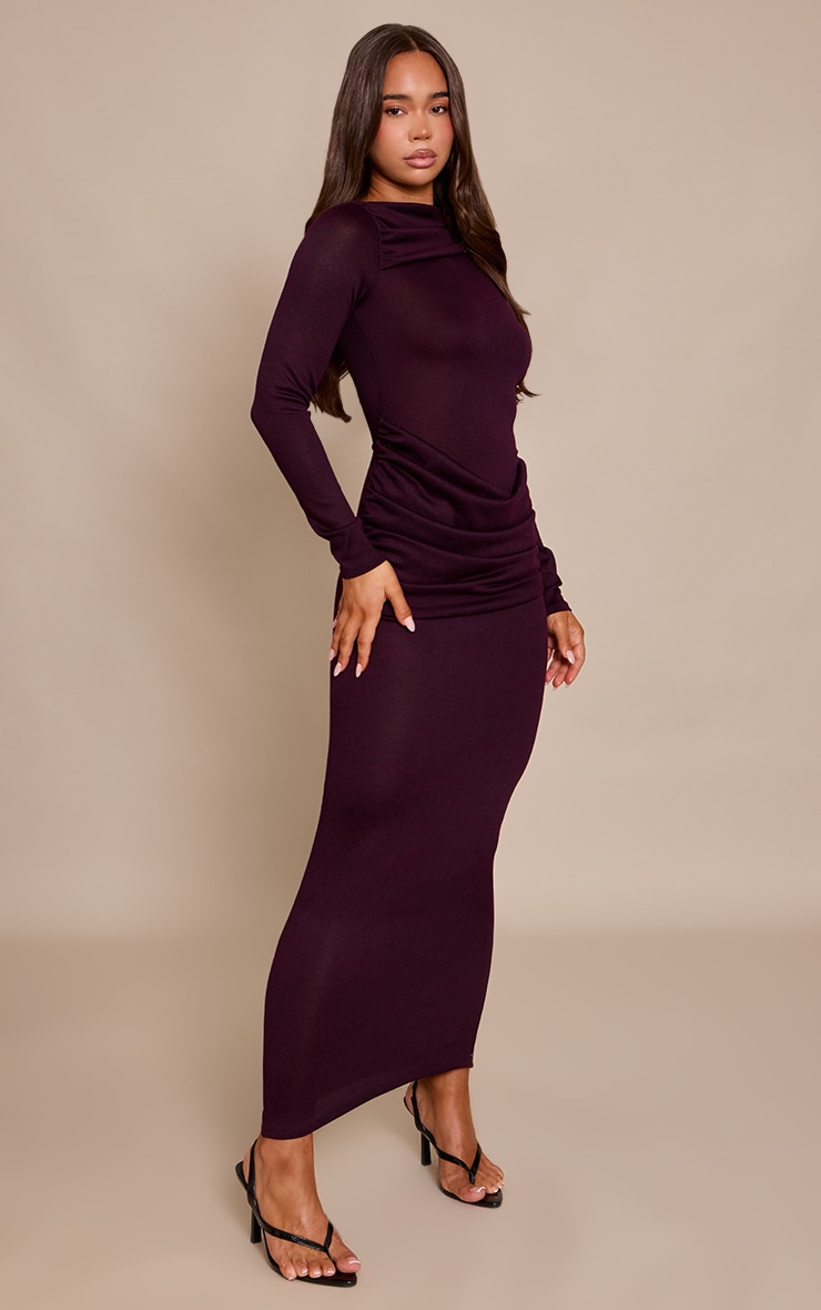 Robe longue rouge vin à manches longues et parties superposées image 3