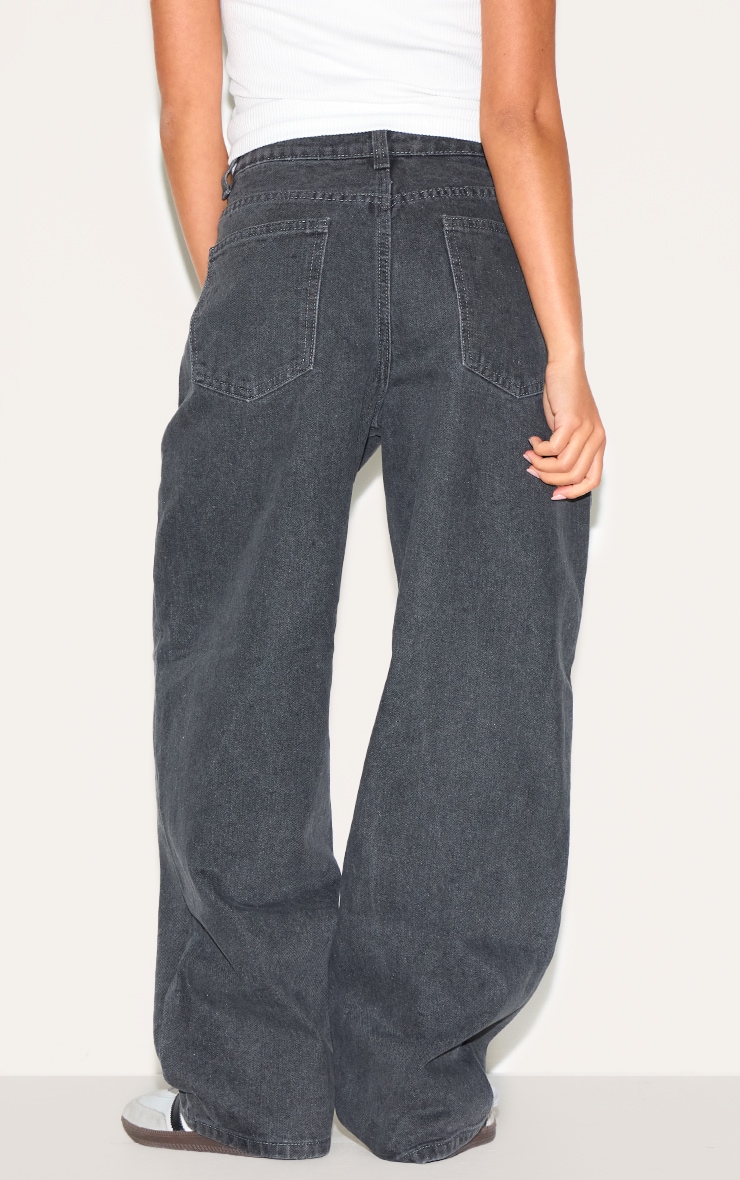 PRETTYLITTLETHING Petite Grey High Waist Boyfriend Jeans image 3