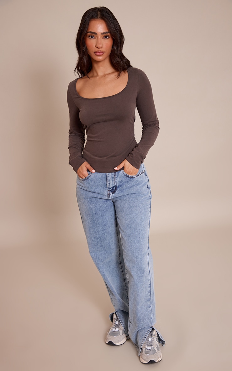 Petite Top en coton doux chocolat foncé à col rond et manches longues image 3