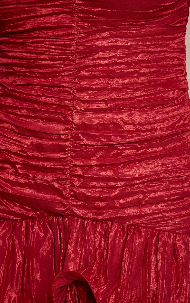 Mini robe texturée bordeaux à col bateau et ourlet volanté image 4