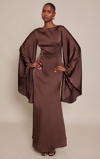 Robe longue satinée chocolat à manches evasées