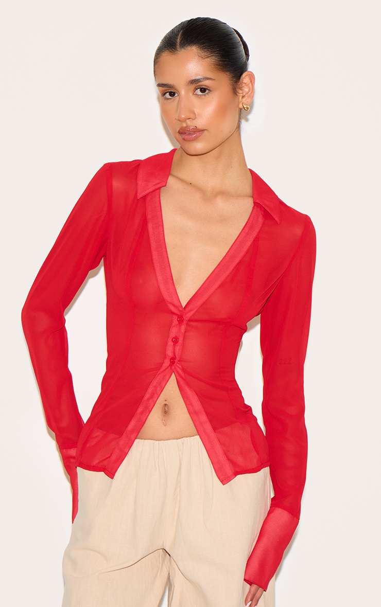 Tall Blouse en mesh rouge à boutons devant image 1