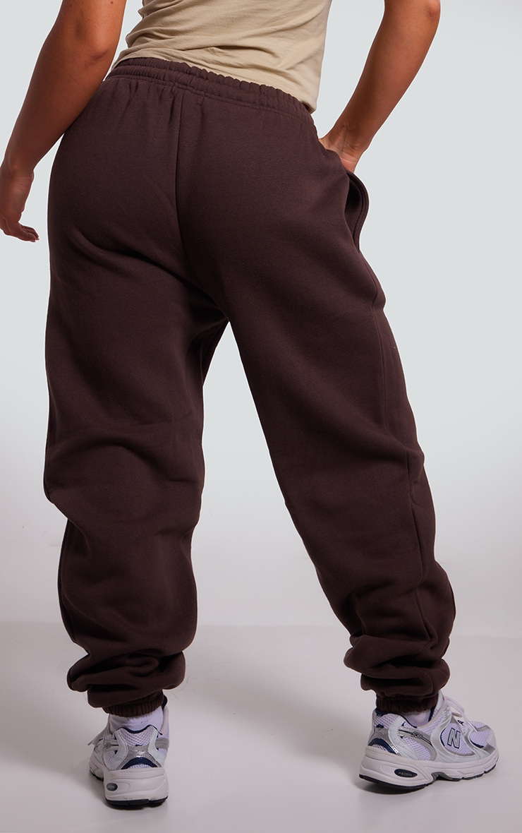 Jogging oversize chocolat à pinces image 3