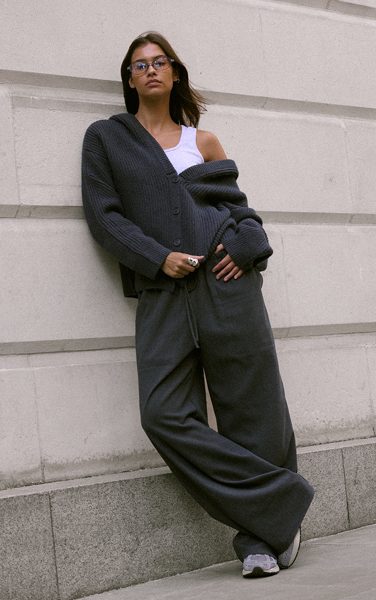 Pantalon gris anthracite brossé structuré à cordon de serrage taille basse. image 2