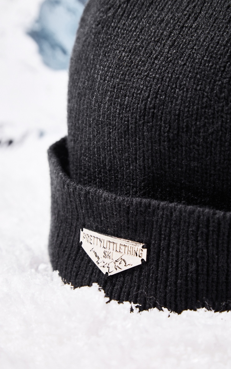 PRETTYLITTLETHING Black Metal Badge Beanie image 3