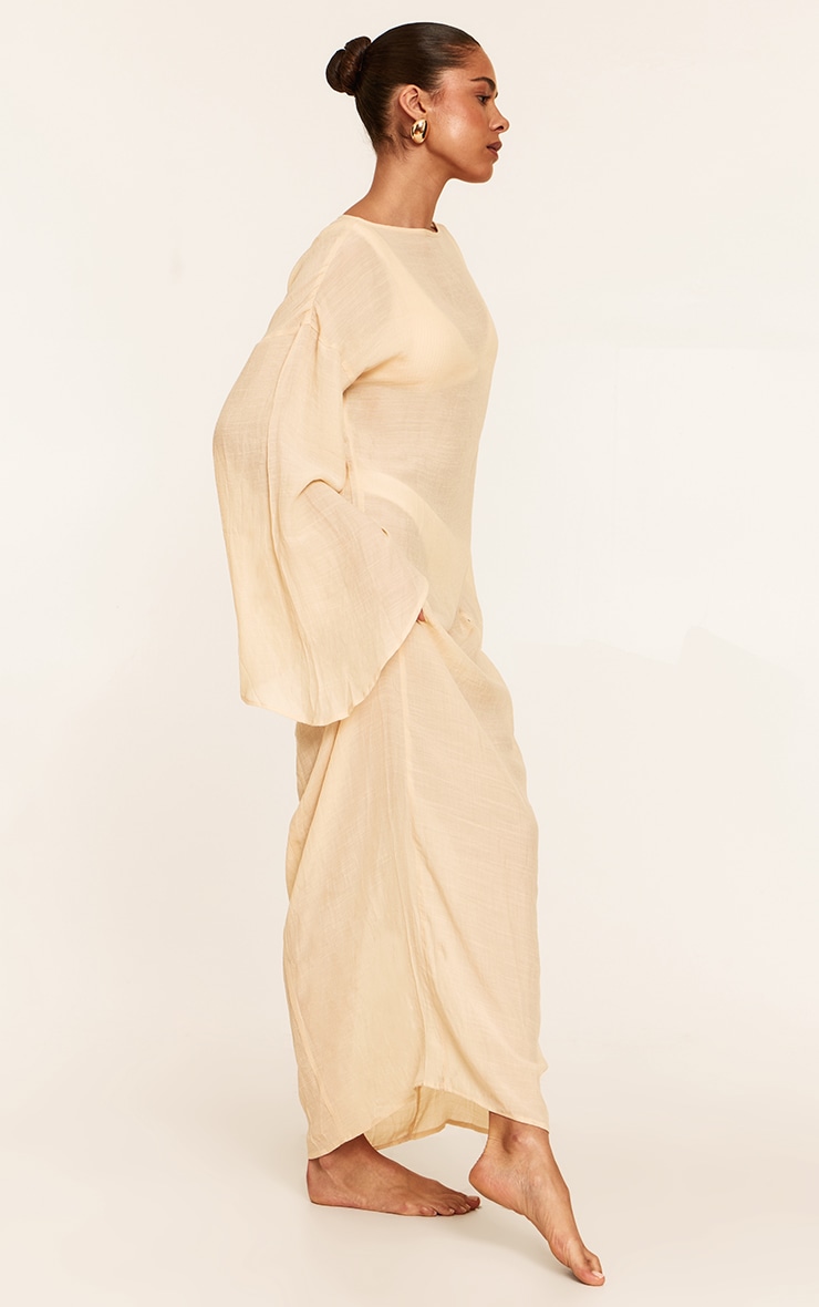 Robe de plage longue en effet lin crème à manches flutes image 3