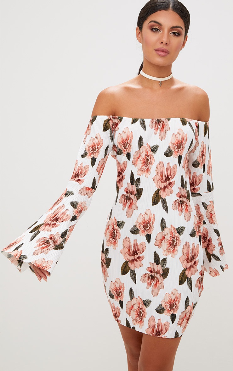 Orange Floral Pleated Extreme Flared Sleeve Dress. Dresses