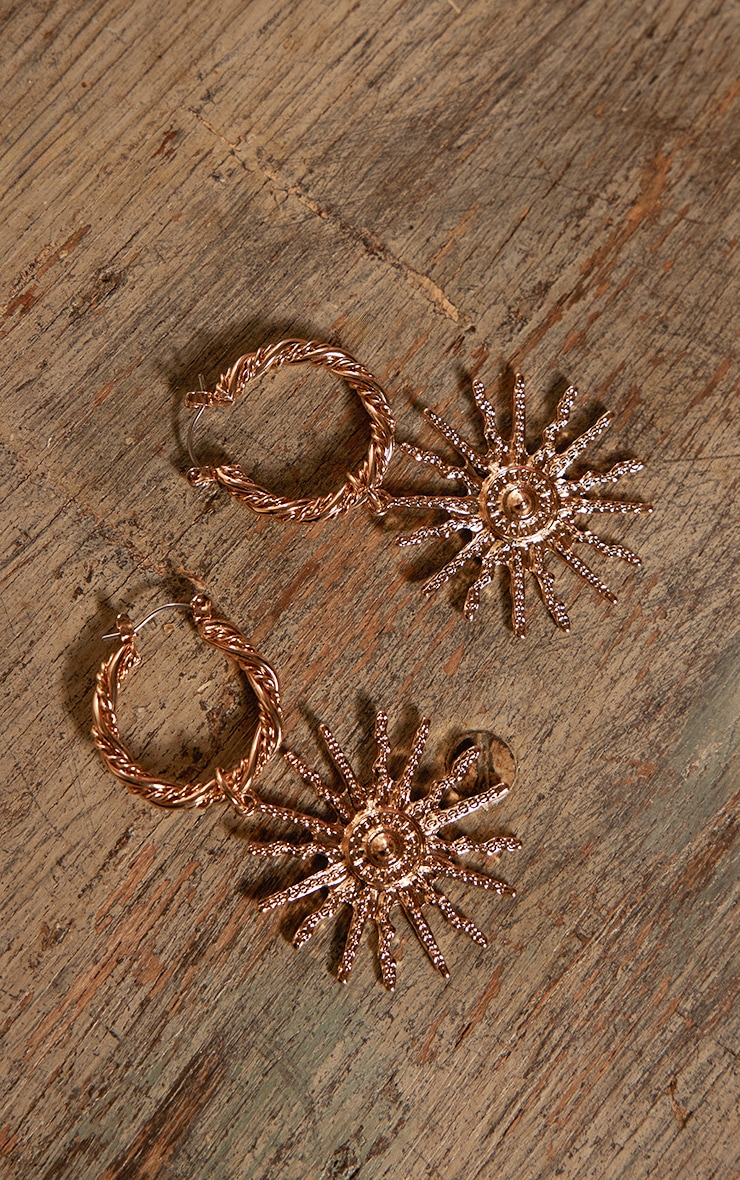 Gold Crinkle Fan Detail Hoop Earrings image 3