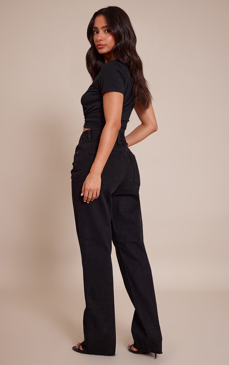 PRETTYLITTLETHING Petite Black Long Leg Straight Jeans image 3