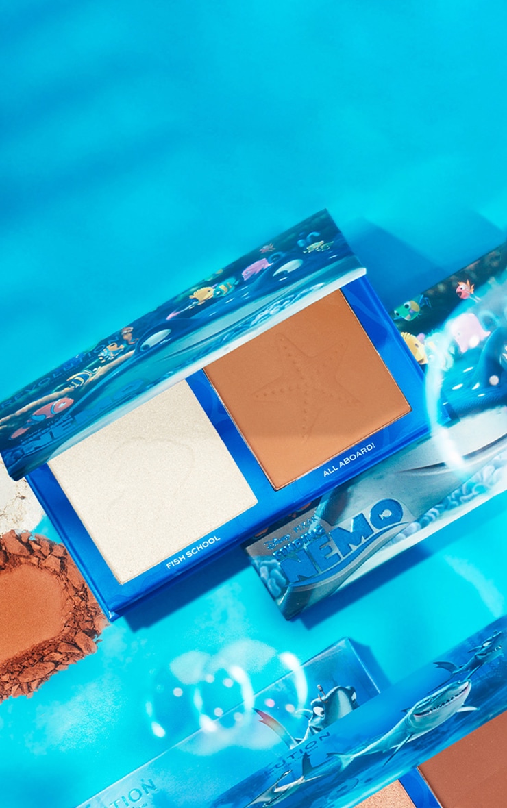 Finding Nemo x Revolution Wake Up Bronzer and Highlighter Palette image 2