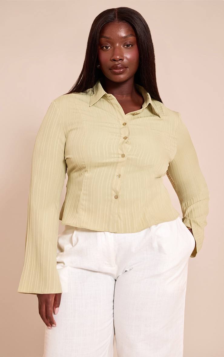 Plus Chemise satinée texturée vert sauge nouée derrière image 1