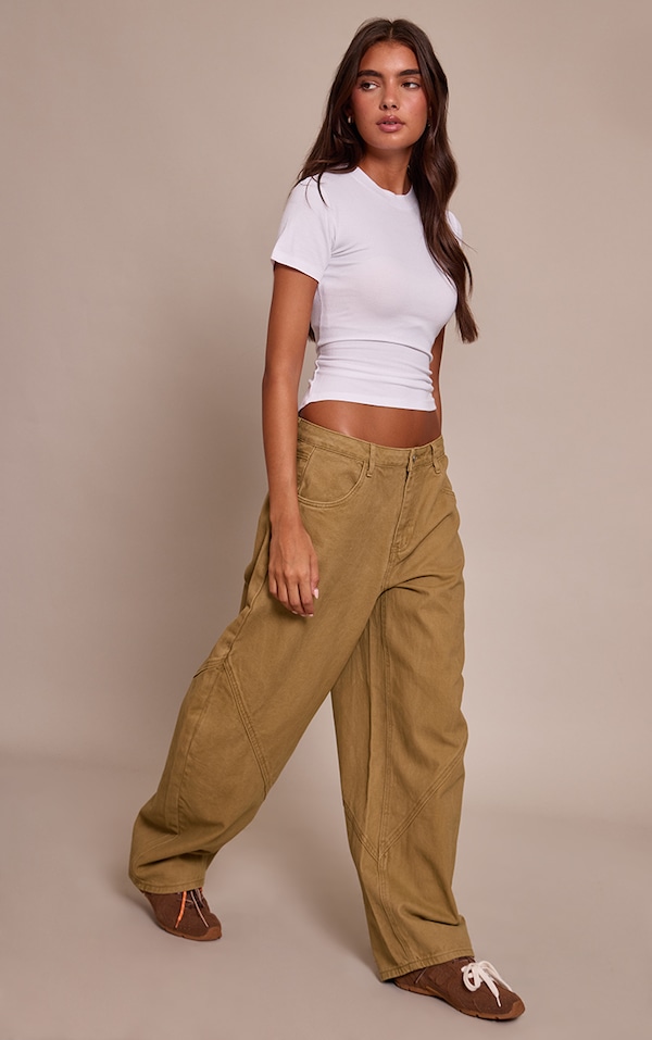 Jean style bouffant vert olive à taille basse et coutures devant