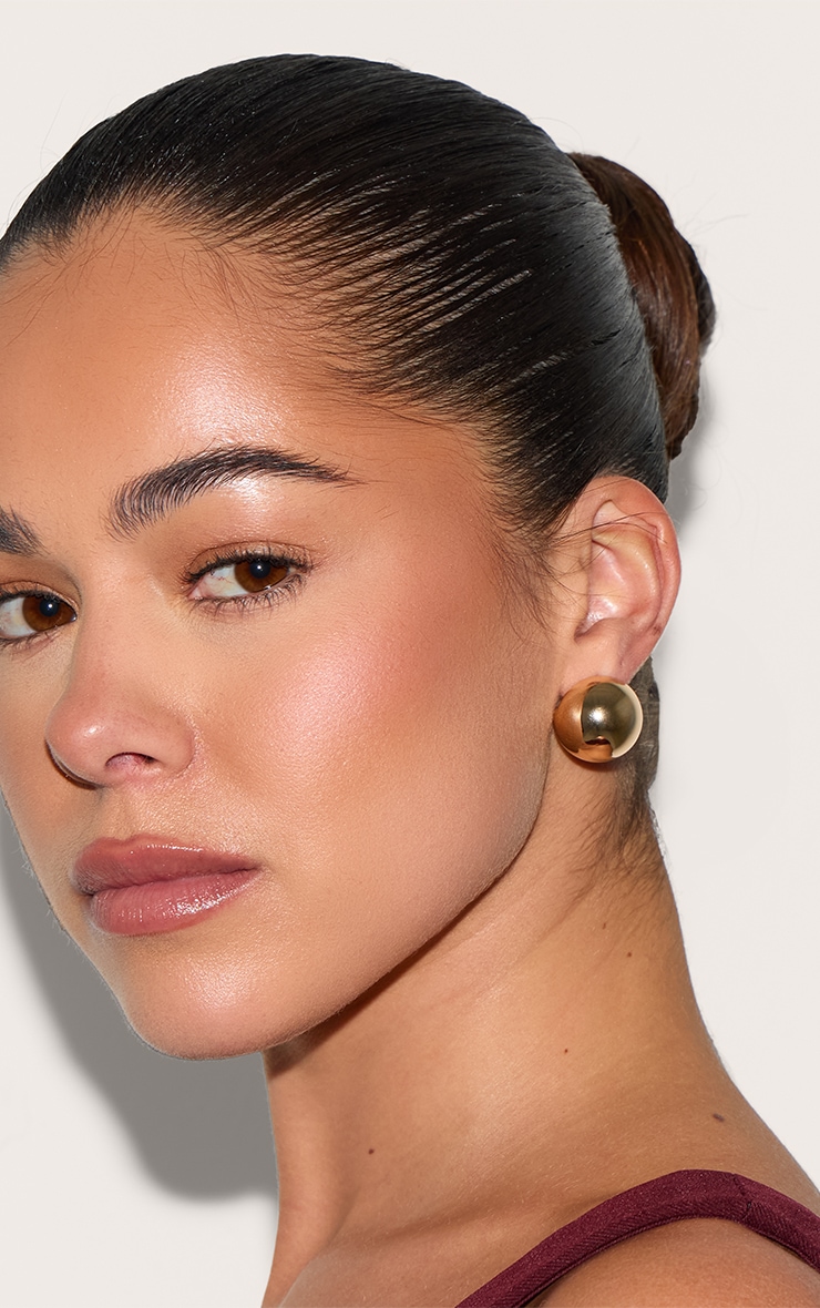 Gold Round Chunky Bevelled Stud Earrings image 1