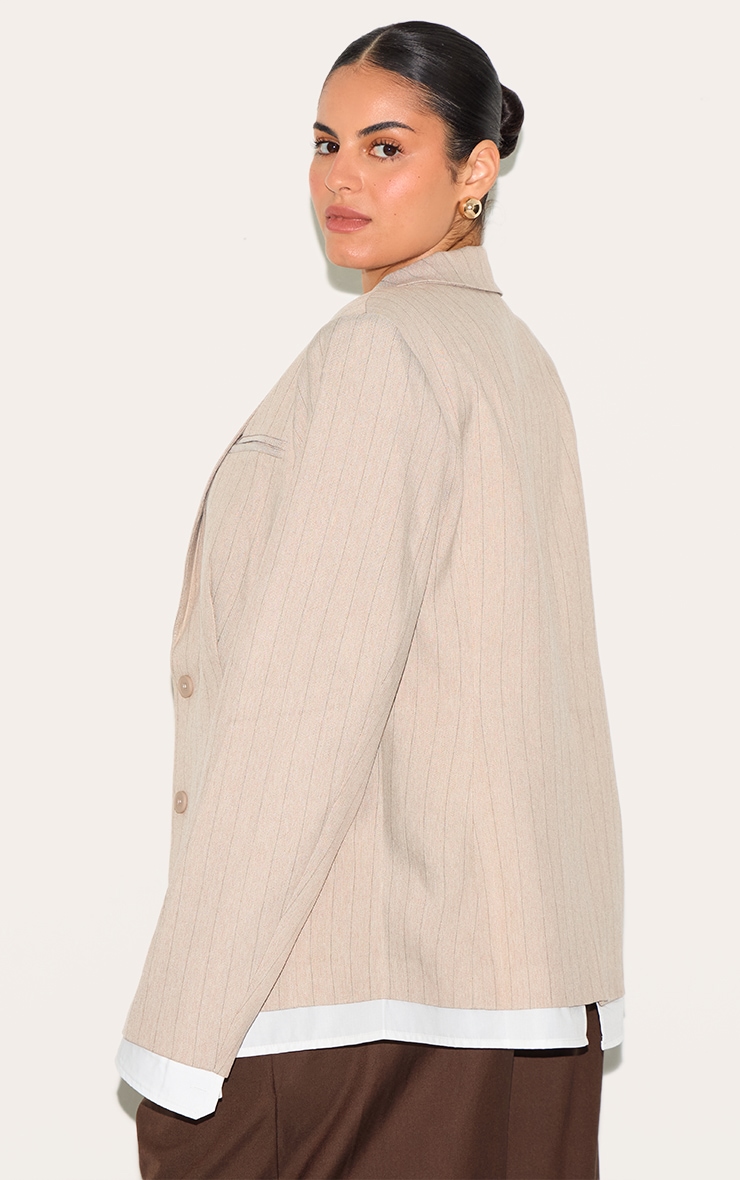 Plus Blazer taupe à fines rayures et détail chemise image 2