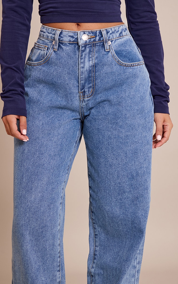 PRETTYLITTLETHING Petite Mid Blue Wash High Waist Boyfriend Jeans image 4