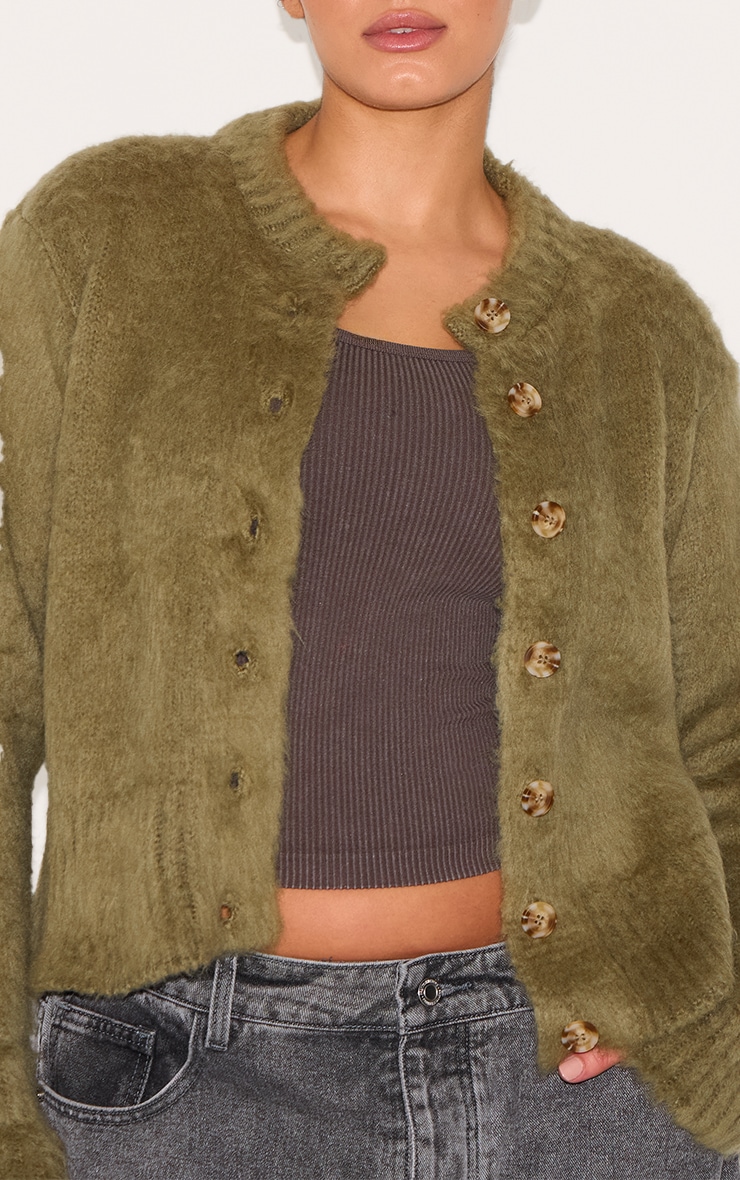 Plus Cardigan en maille tricot duveteuse kaki image 4