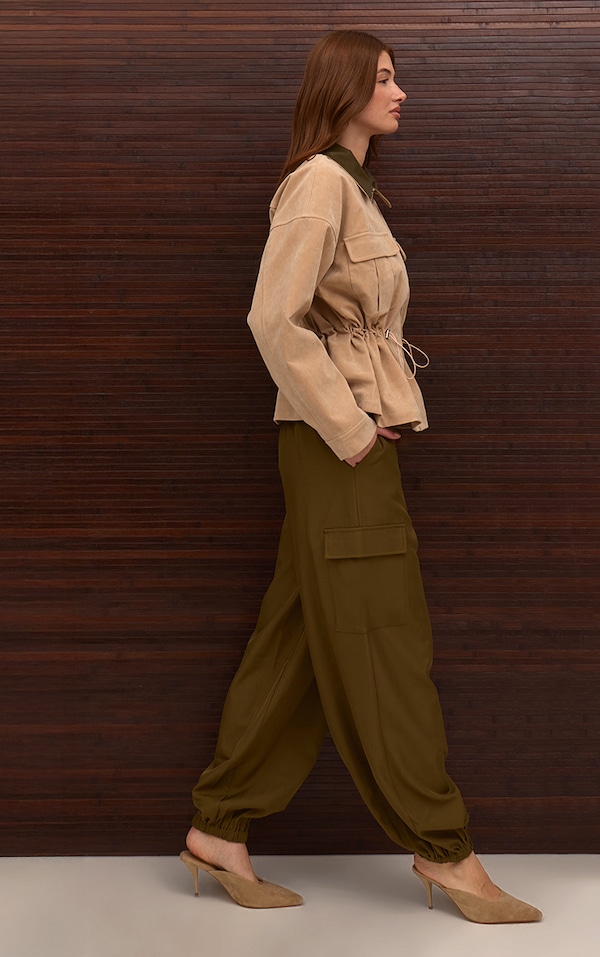 Pantalon cargo tissé kaki à ourlets élastiques