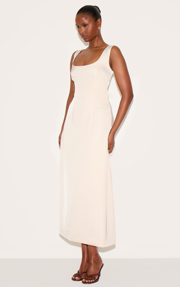Robe mi-longue satinée non colorée à taille tombante image 3