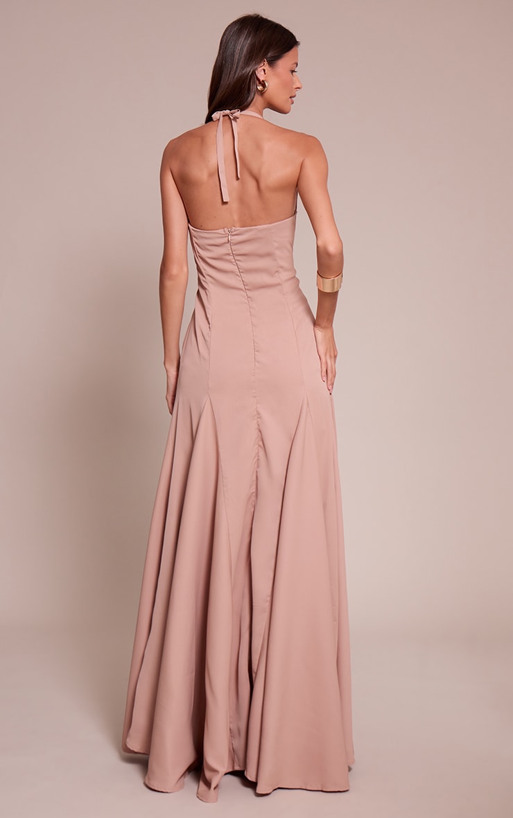 Robe longue tissée taupe à buste plissé et dos nu image 2