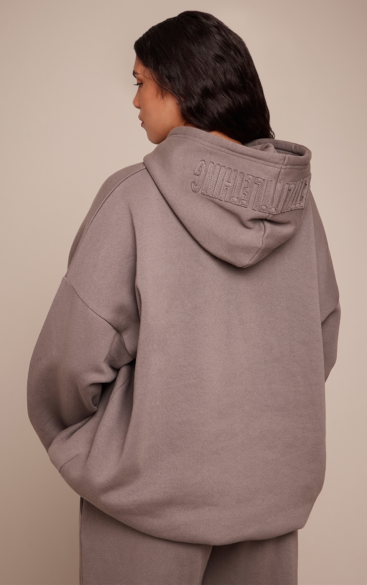 Shape PRETTYLITTLETHING Charocal Grey Chocolate Hoodie image 2