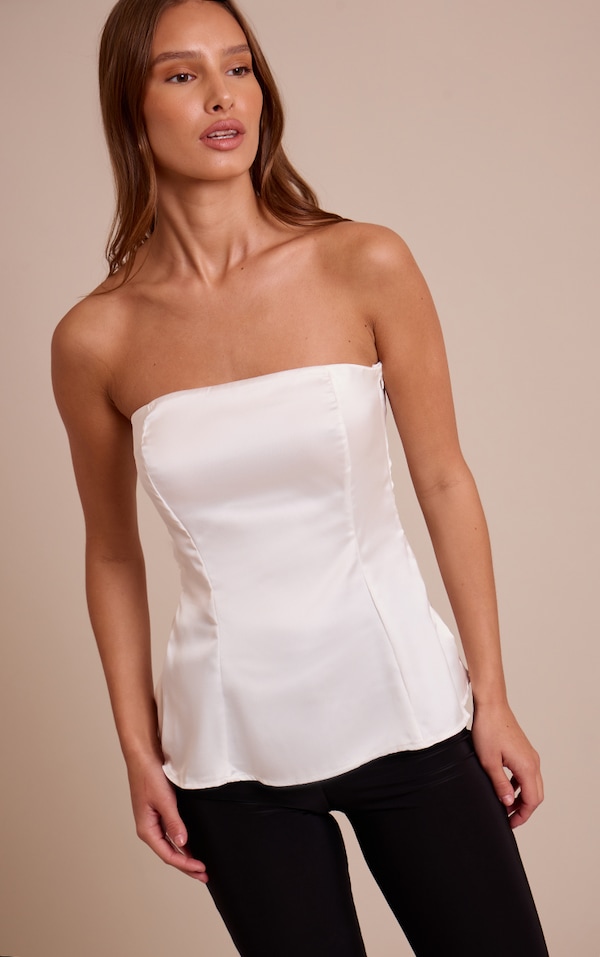 Top bandeau long en matière satinée crème