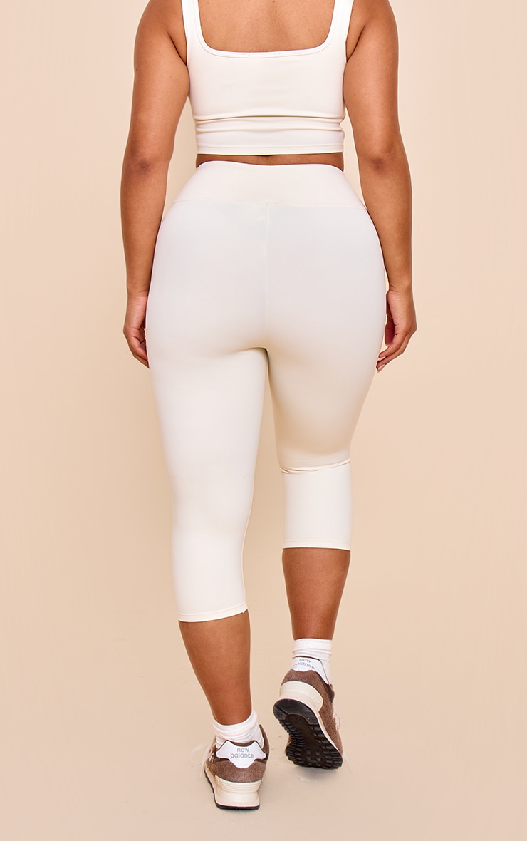 Shape Legging capri de sport en Sculpt crème au beurre à taille haute image 3