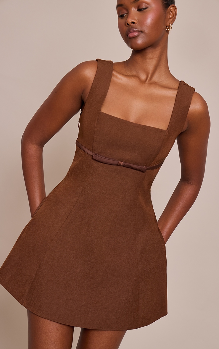 Robe droite tissée deluxe chocolat à détail ceinture image 1